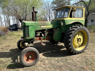 Tractor John Deere 730