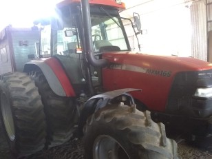 Tractor Case MXM165