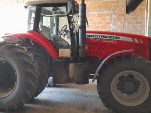Tractor Massey Ferguson 7021