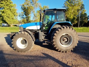 Tractor New Holland TM 7040