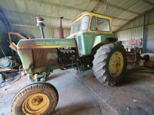 Tractor John Deere 3330