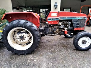Tractor Universal R353