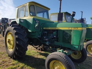 Tractor John Deere 2730